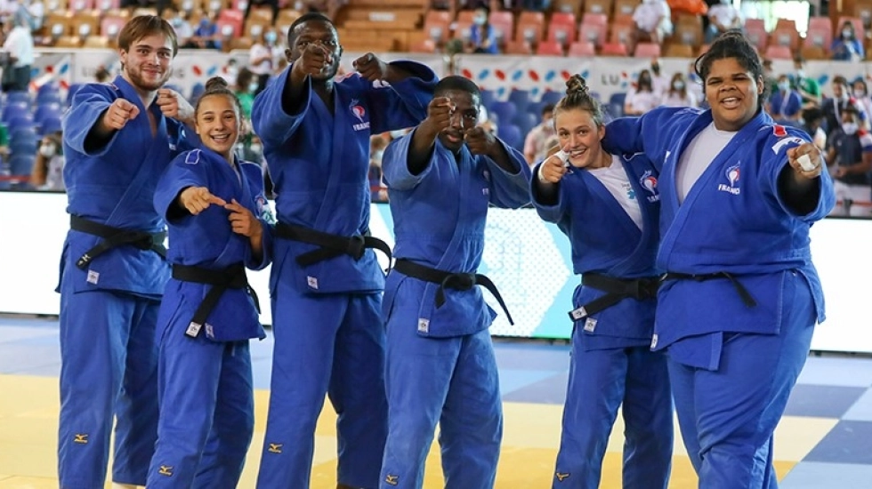 J4 CHAMPIONNATS D'EUROPE JUNIORS : LES BLEUETS RAMÈNENT LA COUPE À LA MAISON