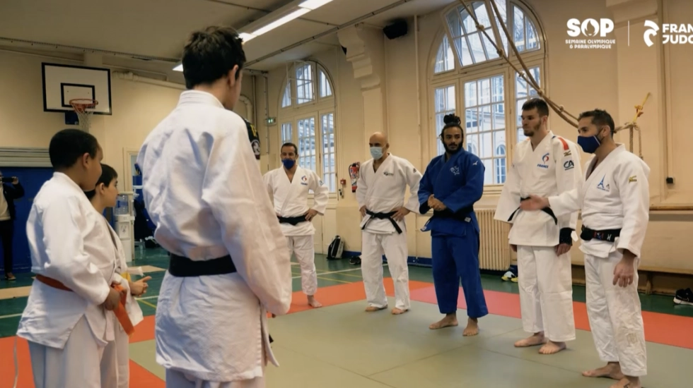 SOP - HÉLIOS LATCHOUMANAYA REND VISITE AUX ÉLÈVES DE L'INJA